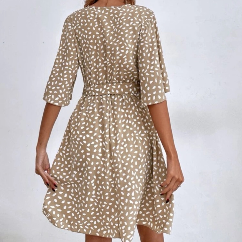 Boho ditsy floral butterfly sleeve belted mini dress - Picture 2 of 6